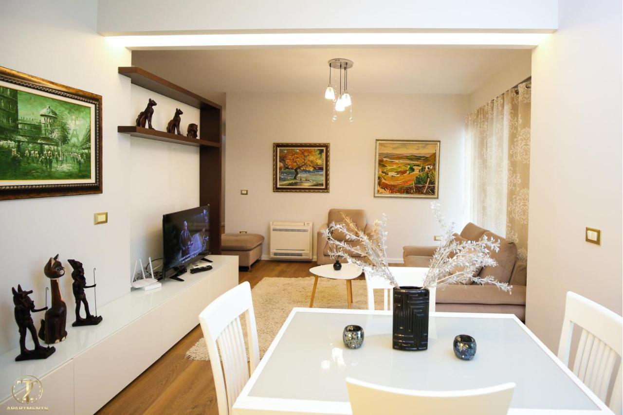 T2 City Apartments Vlorë Esterno foto