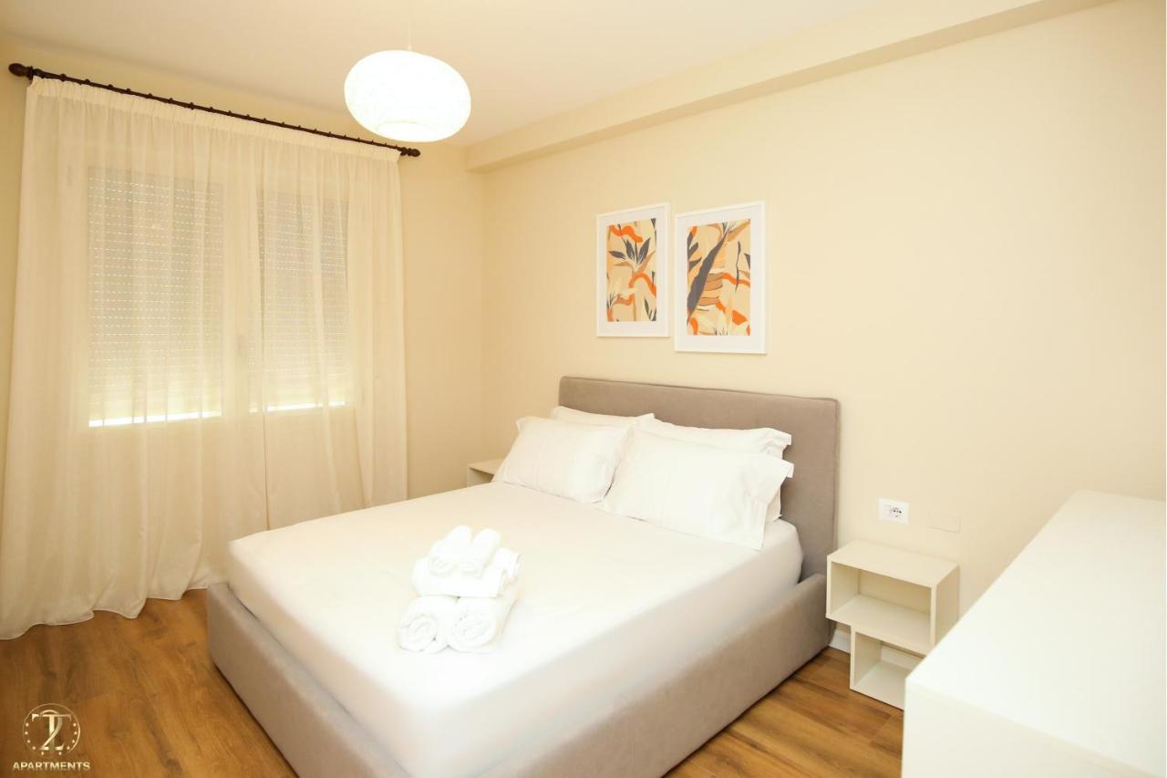 T2 City Apartments Vlorë Esterno foto