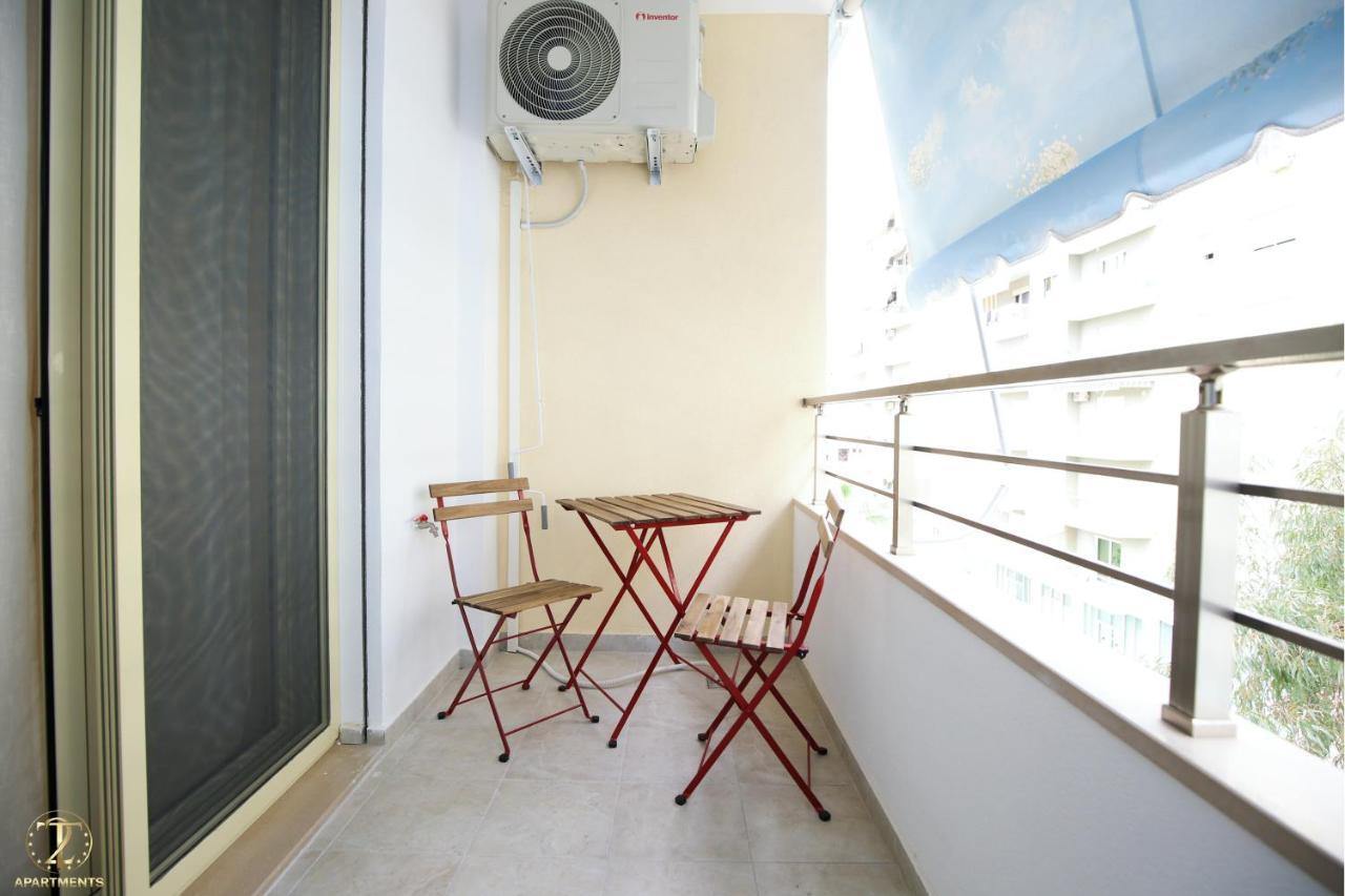 T2 City Apartments Vlorë Esterno foto