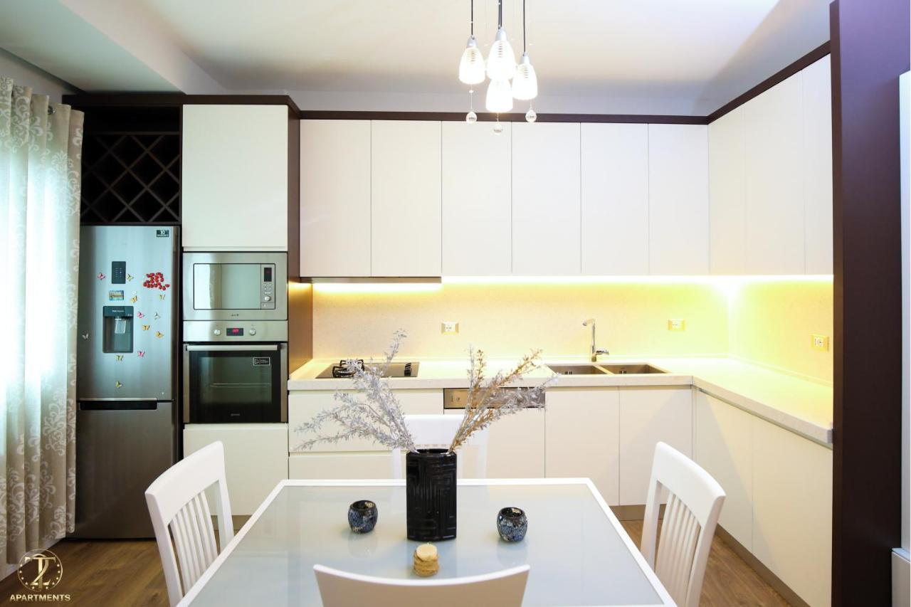 T2 City Apartments Vlorë Esterno foto