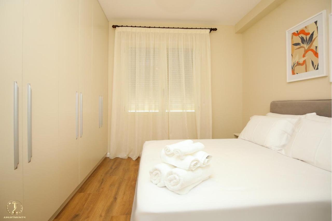 T2 City Apartments Vlorë Esterno foto