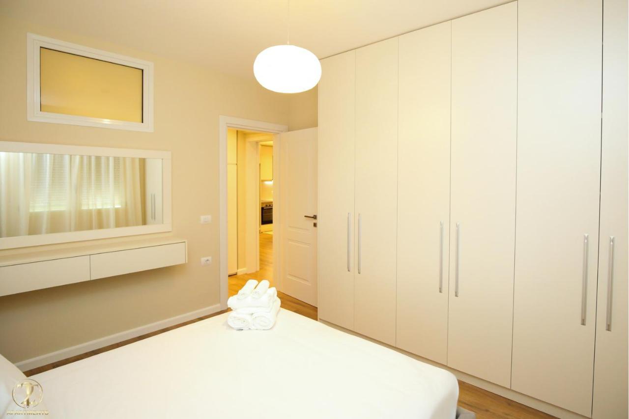 T2 City Apartments Vlorë Esterno foto