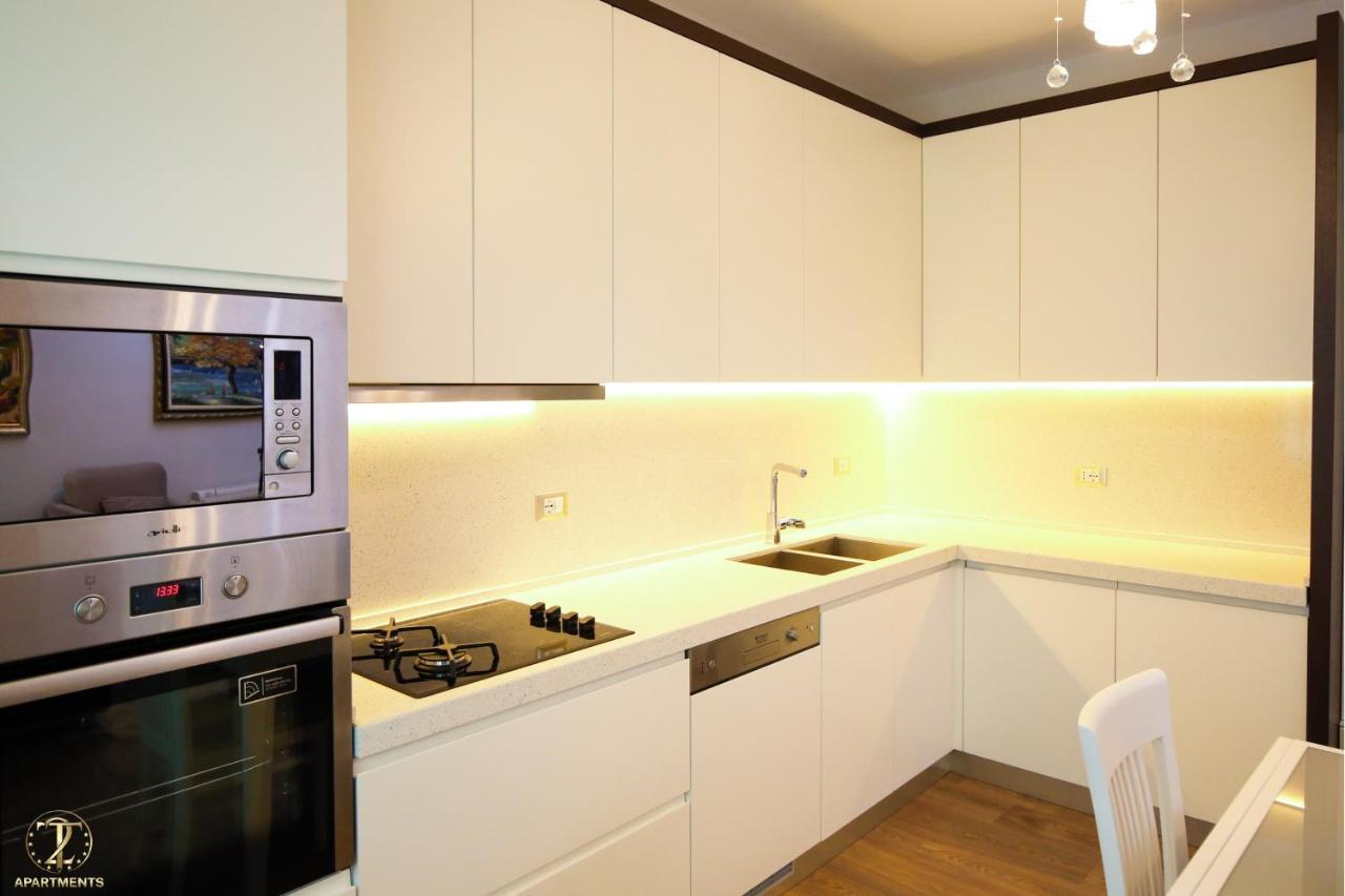 T2 City Apartments Vlorë Esterno foto