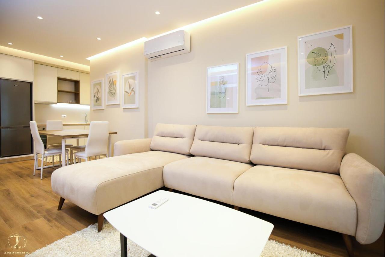 T2 City Apartments Vlorë Esterno foto