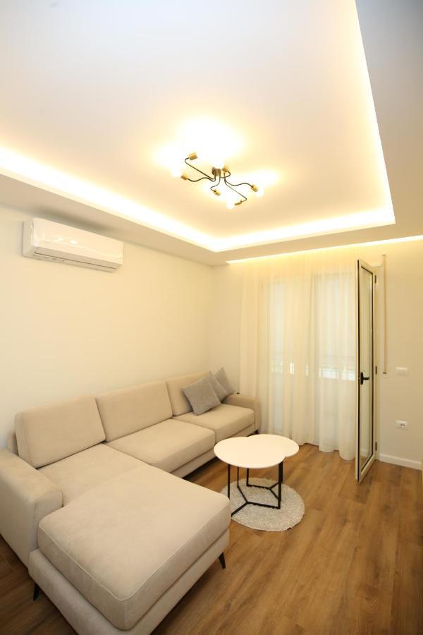 T2 City Apartments Vlorë Esterno foto