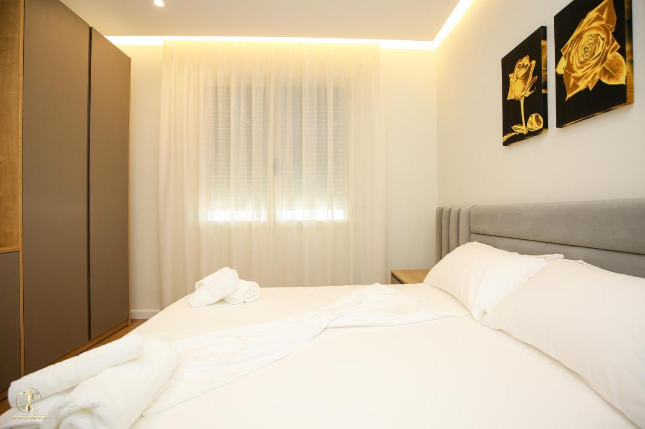 T2 City Apartments Vlorë Esterno foto