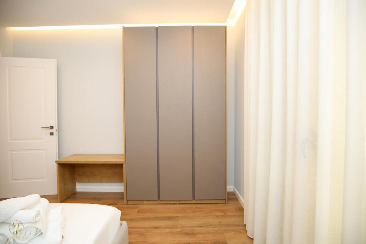 T2 City Apartments Vlorë Esterno foto