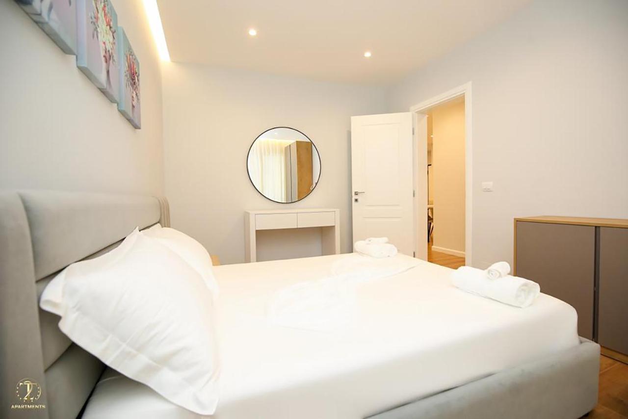 T2 City Apartments Vlorë Esterno foto