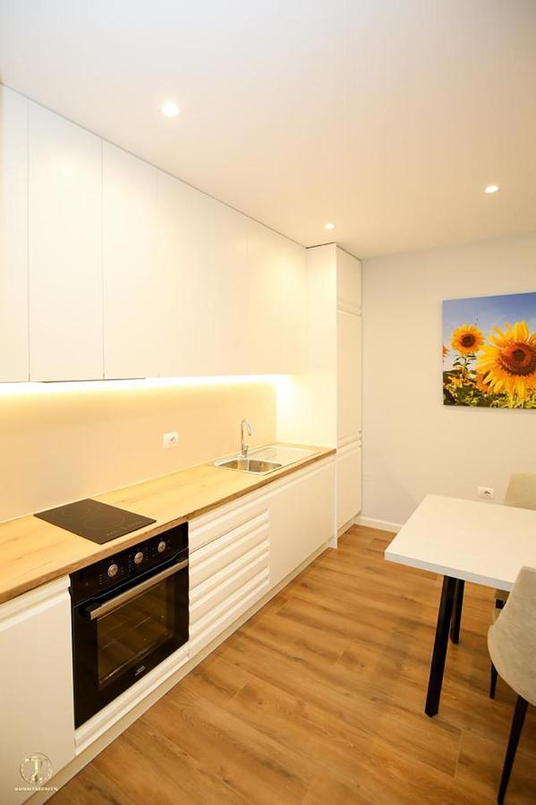 T2 City Apartments Vlorë Esterno foto
